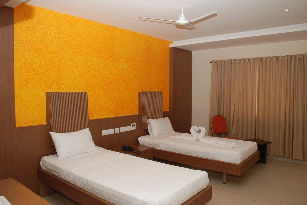 Hotel Pla Amrith Inn Tiruchirappalli Eksteriør billede