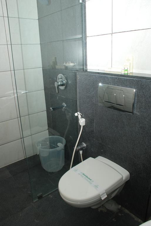 Hotel Pla Amrith Inn Tiruchirappalli Eksteriør billede