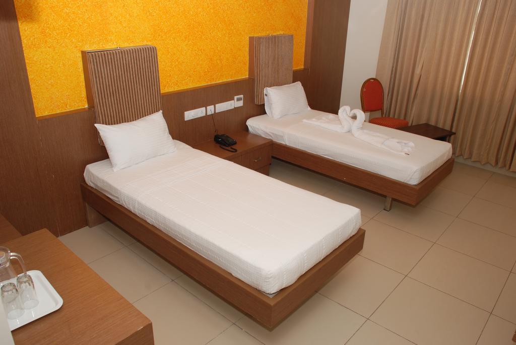 Hotel Pla Amrith Inn Tiruchirappalli Eksteriør billede
